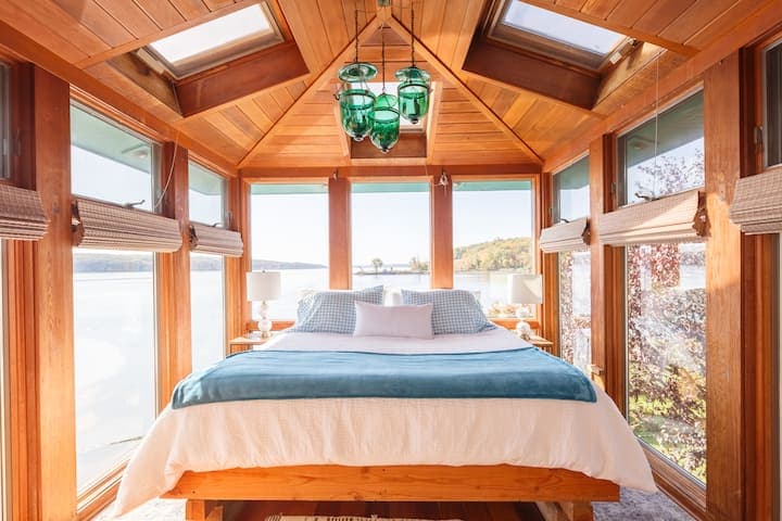 HEAVEN ON EARTH - Hudson Riverfront Home