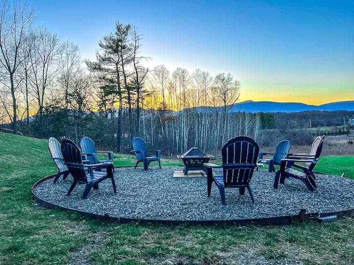 Saugerties Retreat w 7BRs Hot