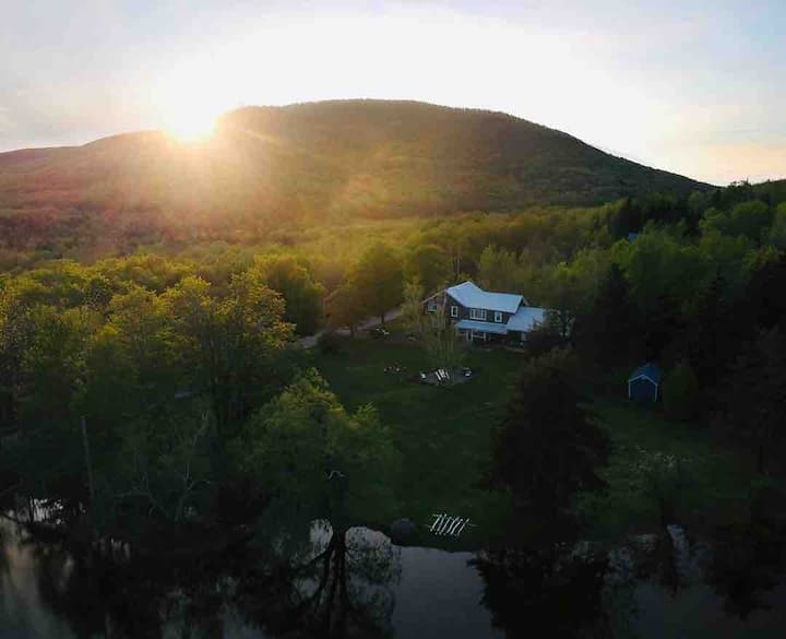 8 Bedroom Mountain Retreat with Barrel Sauna