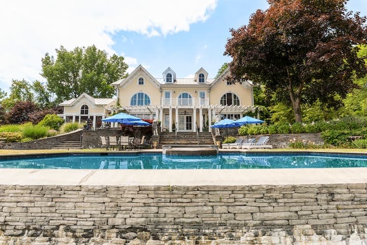 Magnificent Hudson River Estate with Infinity Pool and Spa