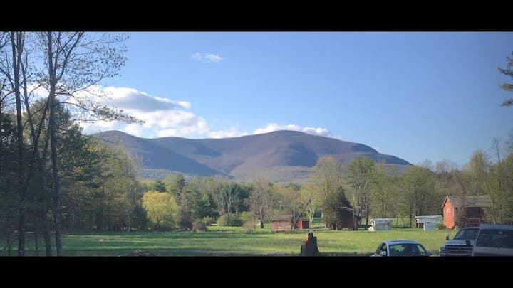Mountain View Cottage - Sauna, Jacuzzi, Fire Place