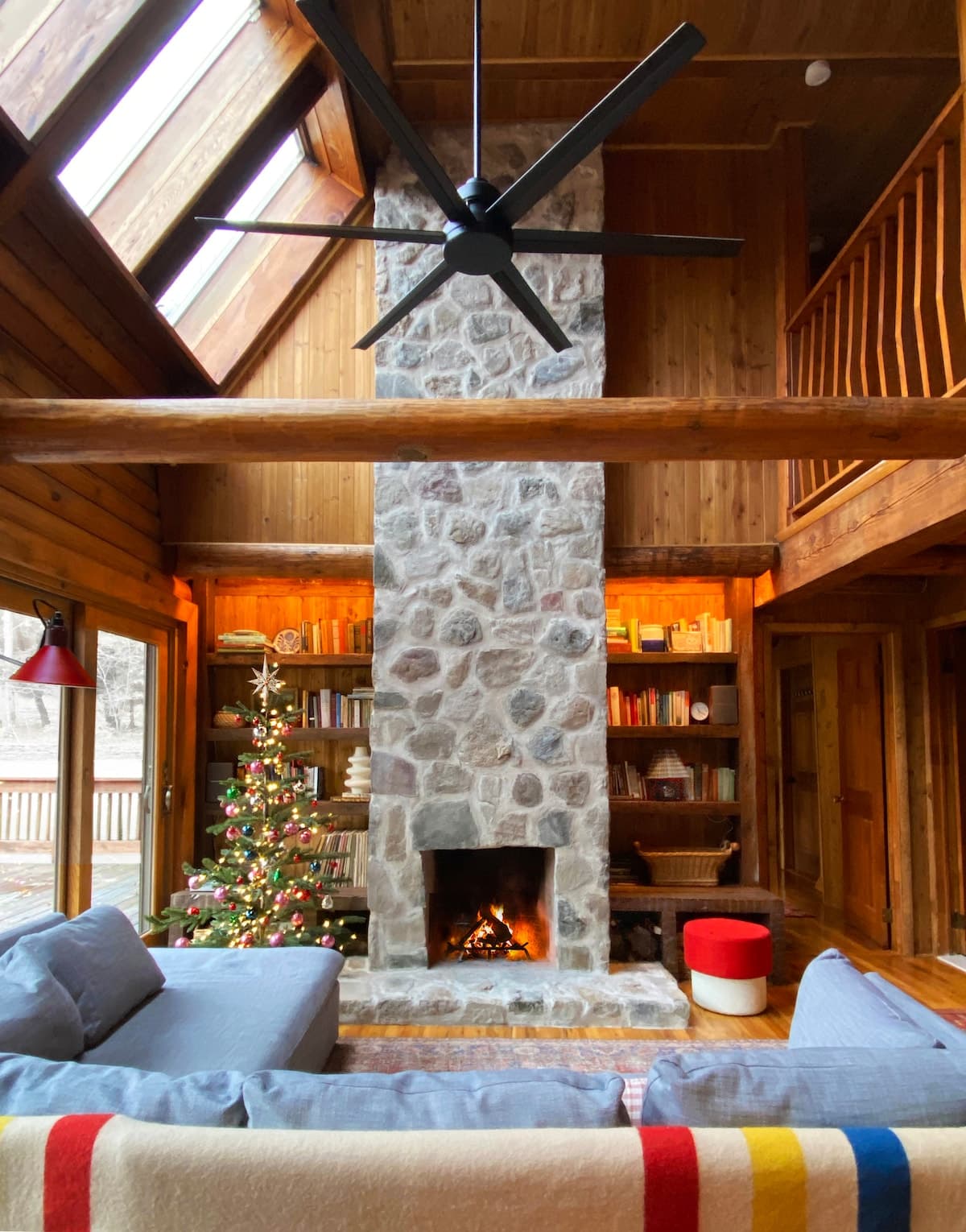 Designer Cabin w Hot Tub on 50+ Acres
